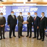 Bakan Kasapoğlu, stadyumun devrinde Çorum’a müjde yağdırdı