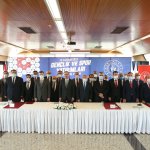 Bakan Kasapoğlu, stadyumun devrinde Çorum’a müjde yağdırdı