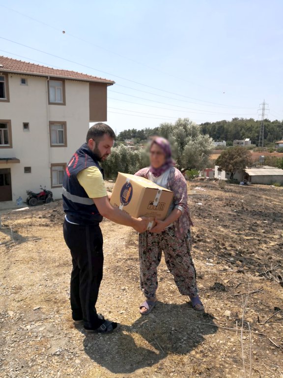 Belediyemiz ekipleri yangın bölgesinde