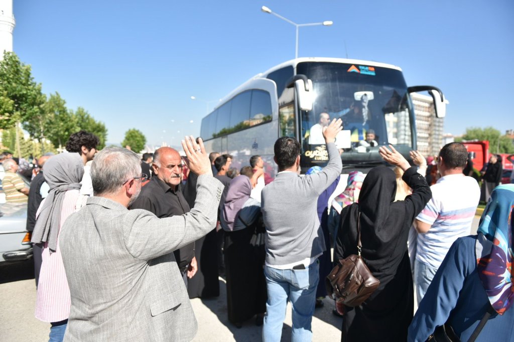 Başkan Aşgın Hacı Adaylarını Uğurladı