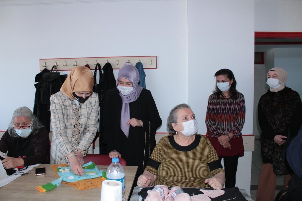 Azime Çiftçi ve Feyza Aşgın’dan Halk Eğitim’e ziyaret