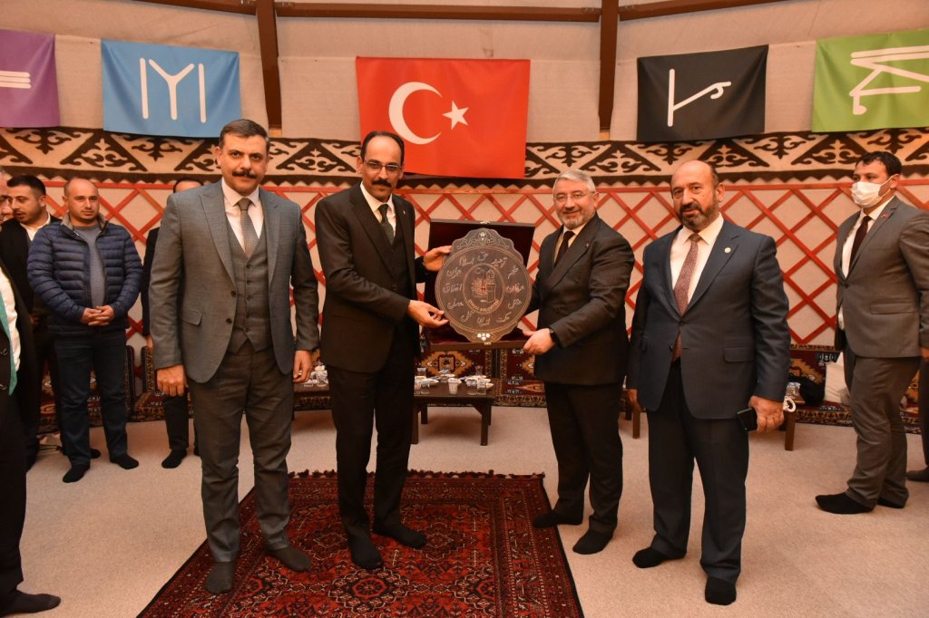 İbrahim Kalın'dan Çorumlu Obasına tam not