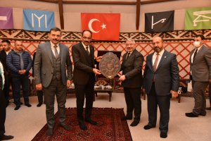 İbrahim Kalın'dan Çorumlu Obasına tam not