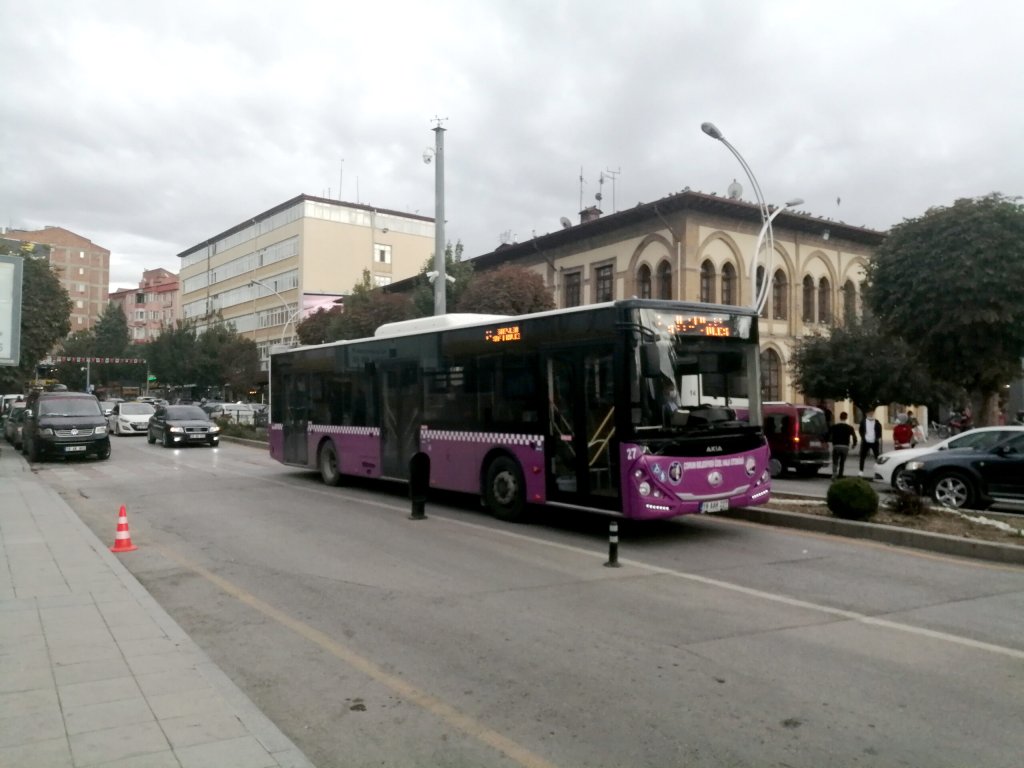 Sağlık çalışanlarına ücretsiz ulaşım süresi uzatıldı