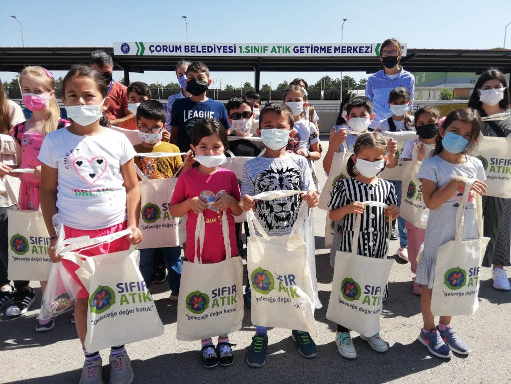 Öğrenciler 1.Sınıf Atık Atık Getirme Merkezini Ziyaret Etti