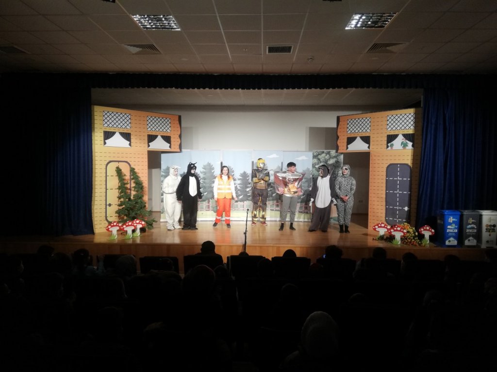 Teneke Adam tiyatrosu ile çocuklara çevre bilinci