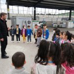 Minik öğrenciler, 1. Sınıf Atık Getirme Merkezini Gezdi