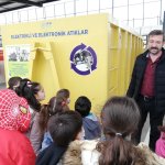 Minik öğrenciler, 1. Sınıf Atık Getirme Merkezini Gezdi