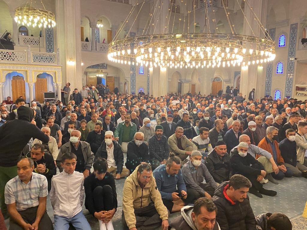 Kadir Gecesi’nde Akşemseddin Camii Doldu Taştı