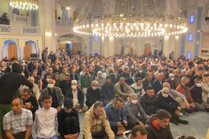 Kadir Gecesi’nde Akşemseddin Camii Doldu Taştı