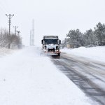 Belediyemizden aralıksız karla mücadele çalışması