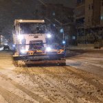 40 araç ve 200 personelle karla mücadele