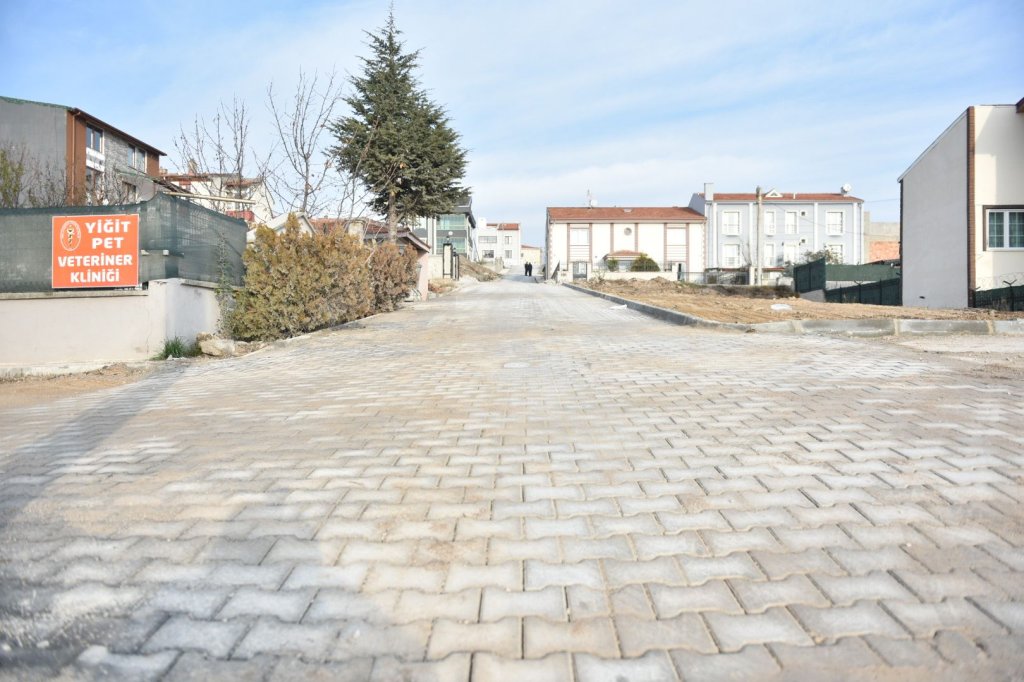 Binevler’e 9 bin metre kare kilit taşı