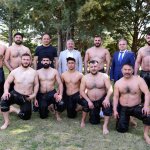 Başkan Aşgın, pehlivanlara kispet hediye etti