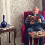 Sosyal medyadan soruyor, kitap hediye ediyor