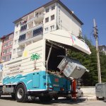 Belediyemiz, çöp konteynırlarını düzenli olarak yıkıyor