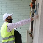 Belediyemiz, maskeleri vatandaşların ayağına götürüyor