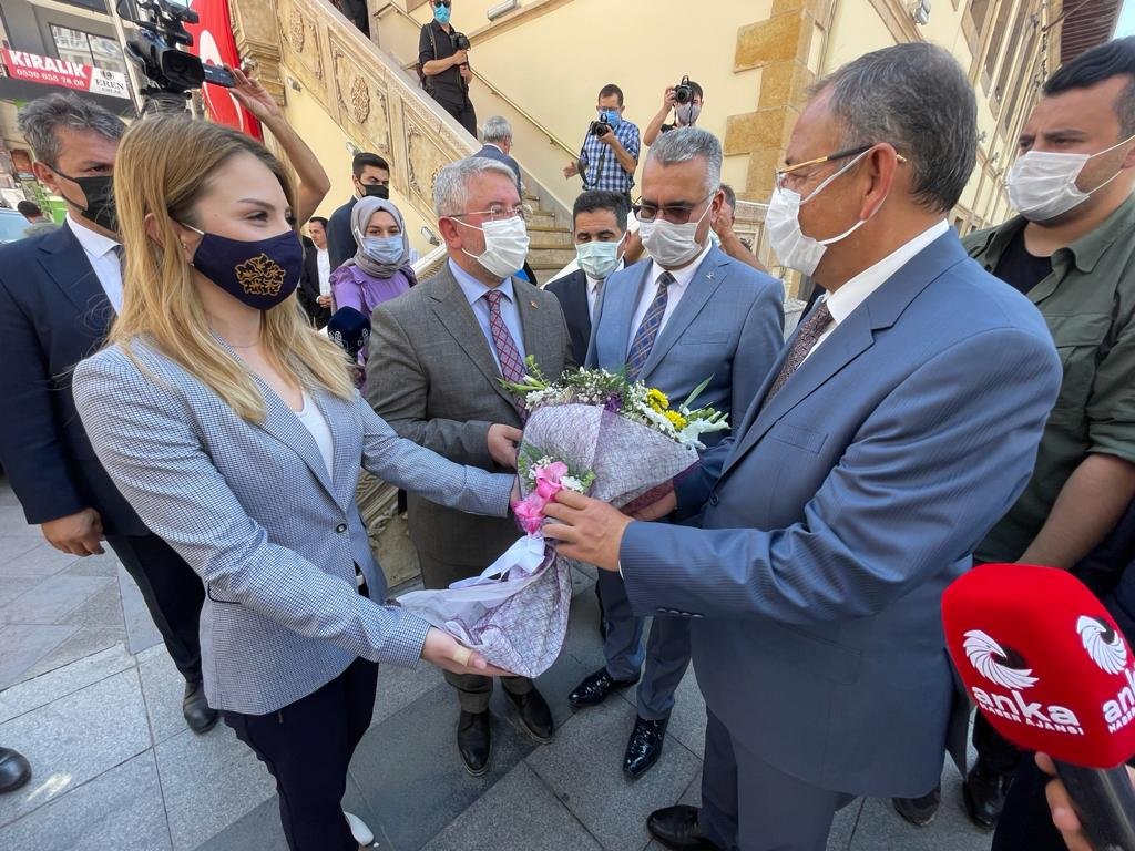 Mehmet Özhaseki'den belediyemize ziyaret