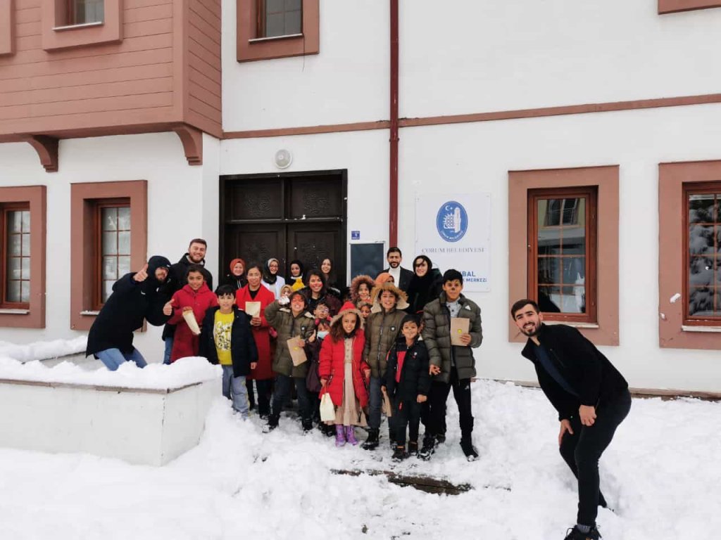 Mülteci çocuklar, gönüllerince eğlendi