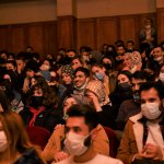 Müzik ve Mizah Dolu Gecede Salon Doldu Taştı