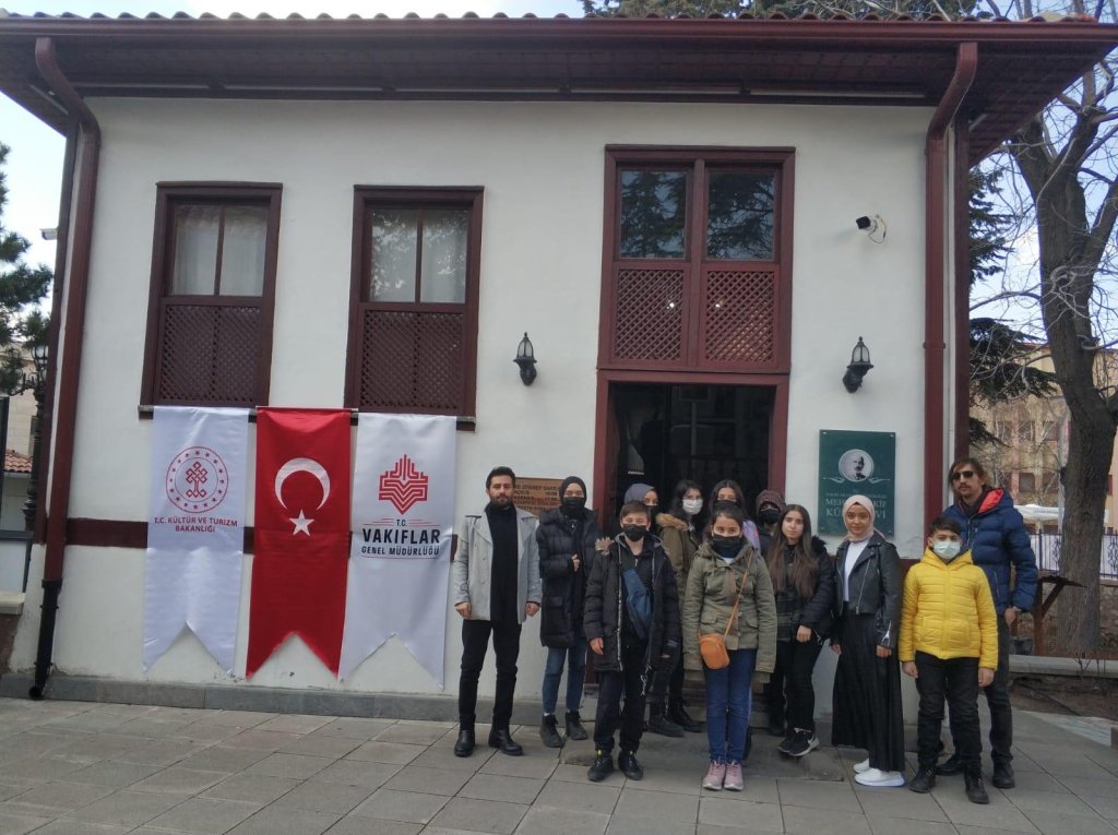Gençlik Merkezi öğrencileri, Milli Şair’in Müze Evini ziyaret etti