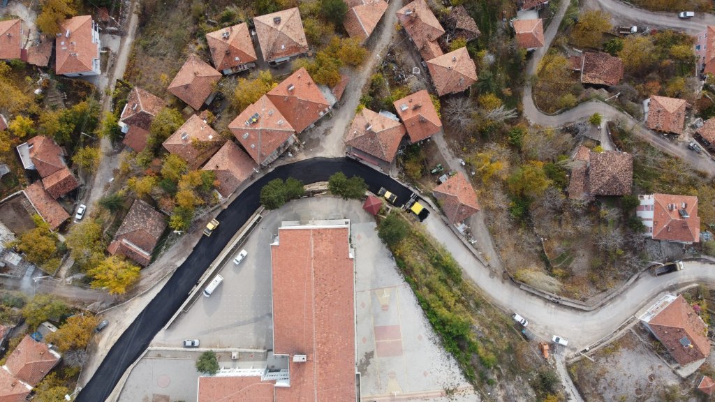 Çorum Belediyesi’nden Oğuzlar’a asfalt