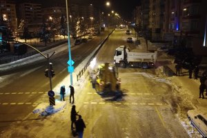 400 Personel, 50 İş Makinesi Gece-Gündüz Sahada