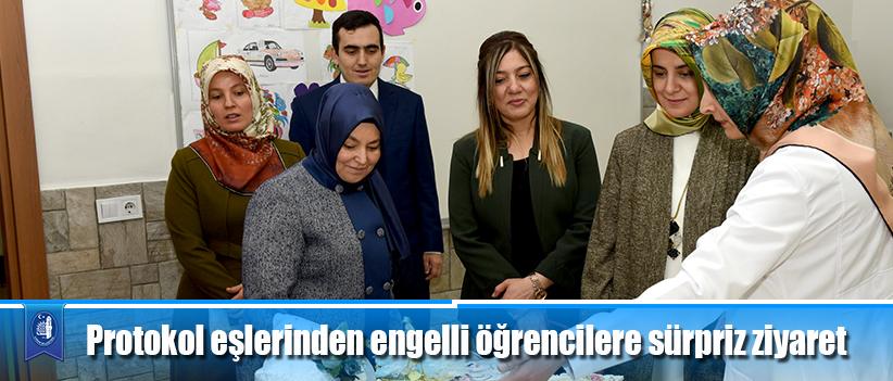 Protokol eşlerinden engelli öğrencilere sürpriz ziyaret