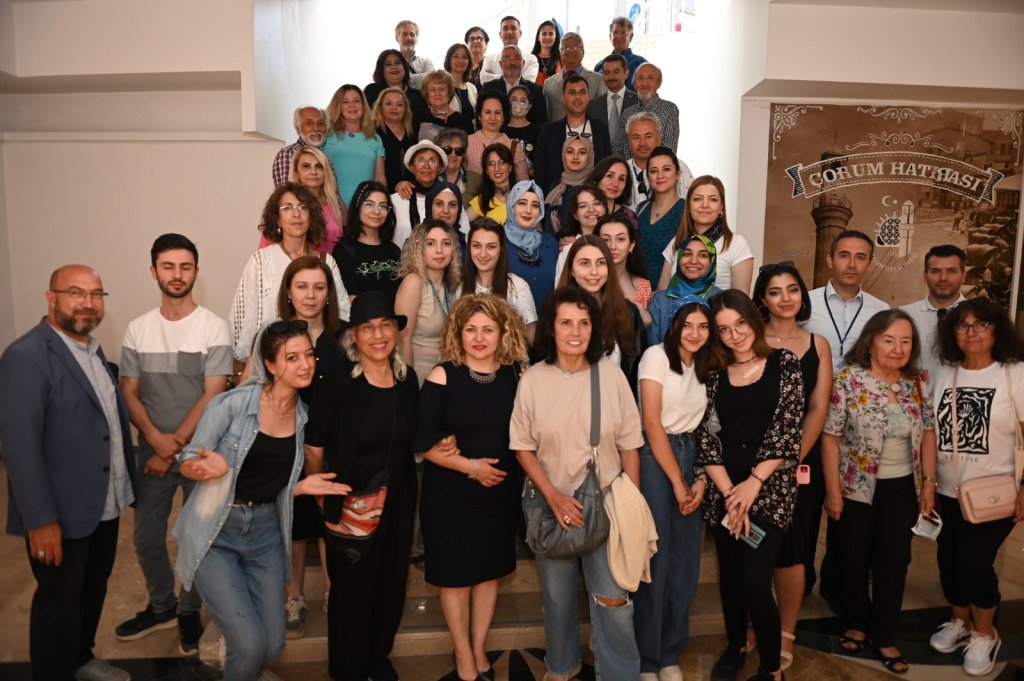 Sanat Buluşmasına katılan ressamlar sergi açtı