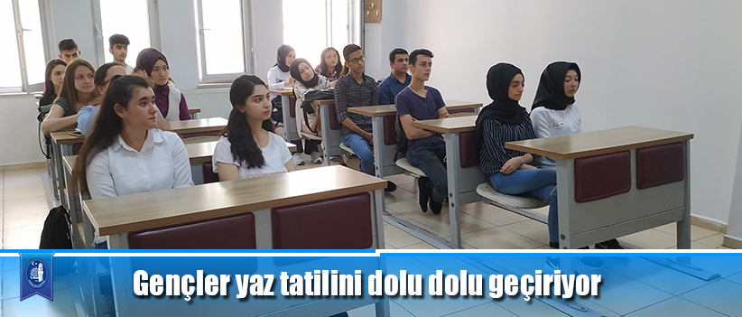 Gençler yaz tatilini dolu dolu geçiriyor