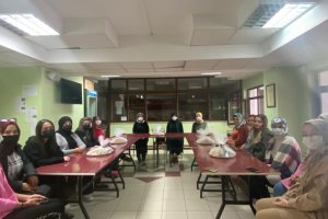 Feyza Aşgın, kız yurdunu ziyaret etti