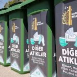 Belediyemiz, maske ve eldivenler için atık kutuları hazırladı