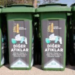 Belediyemiz, maske ve eldivenler için atık kutuları hazırladı