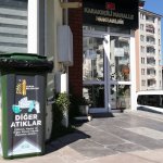 Belediyemiz, maske ve eldivenler için atık kutuları hazırladı