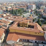 Asırlık han, ayağa kalkıyor