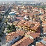 Asırlık han, ayağa kalkıyor