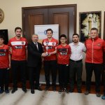 Masa Tenisi Takımı kupayı Aşgın'a teslim etti