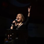 Ünlü sanatçı Azerin, büyük beğeni topladı