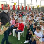 Belediyemiz, iki farklı programda çocuklara 500 fidan dağıttı