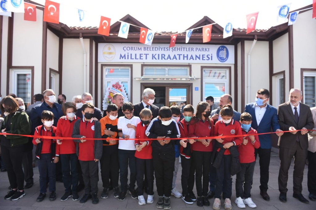 Millet Kıraathanesinin Açılışını Gençler Yaptı