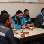 Başkan Aşgın, Gün Ağarmadan İşçilerle Bir Araya Geldi