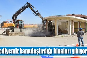 Belediyemiz, kamulaştırdığı binaları yıkıyor