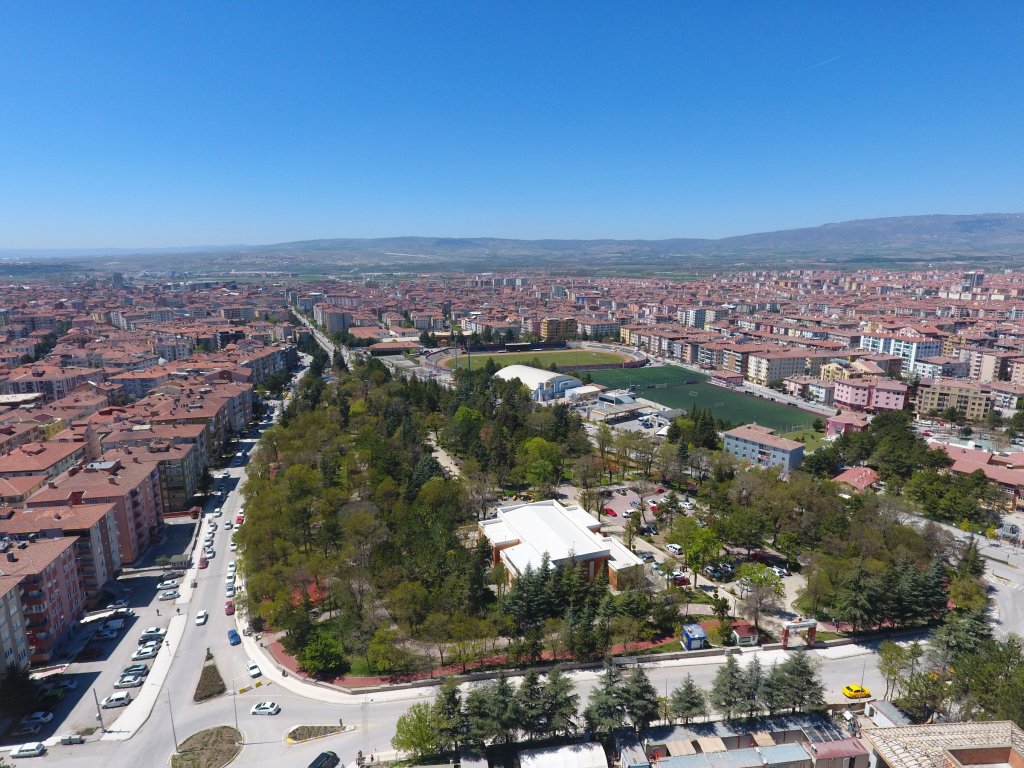 Yunus Emre Parkı’nda bulunan kafeterya kiraya verilecek