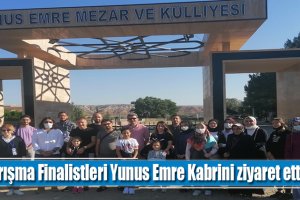 Yarışma Finalistleri Yunus Emre Kabrini ziyaret etti