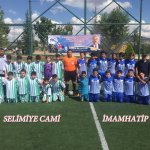 Başkan Gül, Cami çocuklarını yalnız bırakmadı