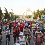 Yüzlerce bisiklet sever sağlıklı yaşam için pedal çevirdi