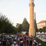 Yüzlerce bisiklet sever sağlıklı yaşam için pedal çevirdi