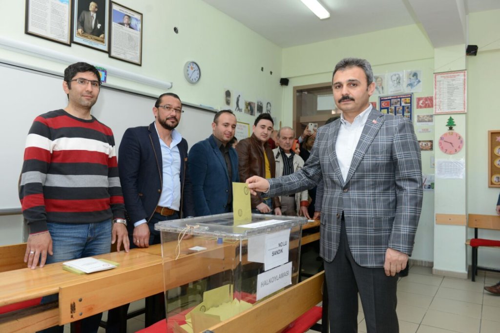 Başkan Külcü, Güçlü Türkiye için oyunu kullandı