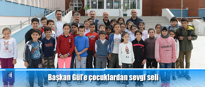 Başkan Gül’e çocuklardan sevgi seli