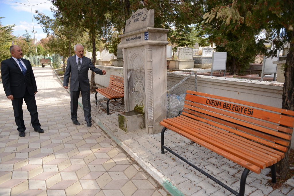 Mezarlıklarda yoğun çalışma başladı